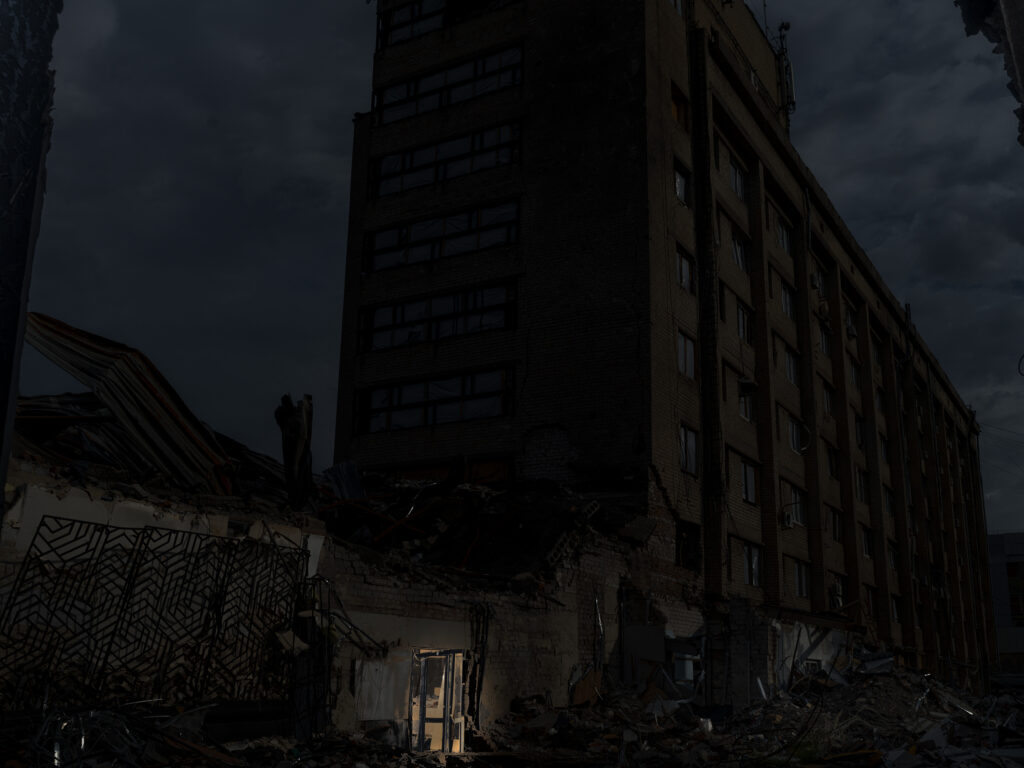 A travers les fissures 064